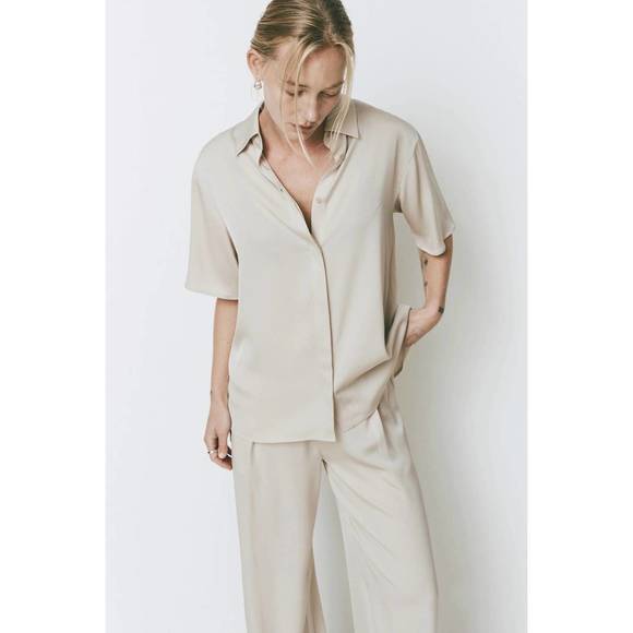 NEW SOPHIE RUE atelier satin shirt in light grey - Picture 3 of 3